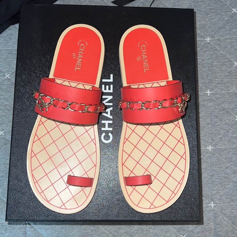 Chanel flats size 39